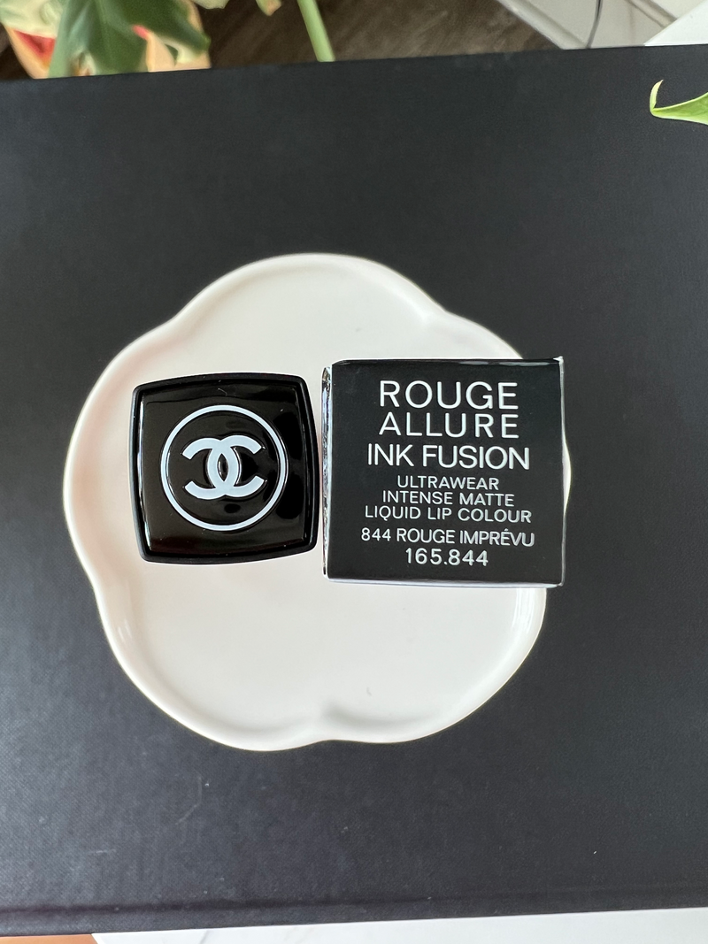 CHANEL Rouge Allure Ink Fusion 844 Rouge Imprévu Matte Liquid Lipstick
