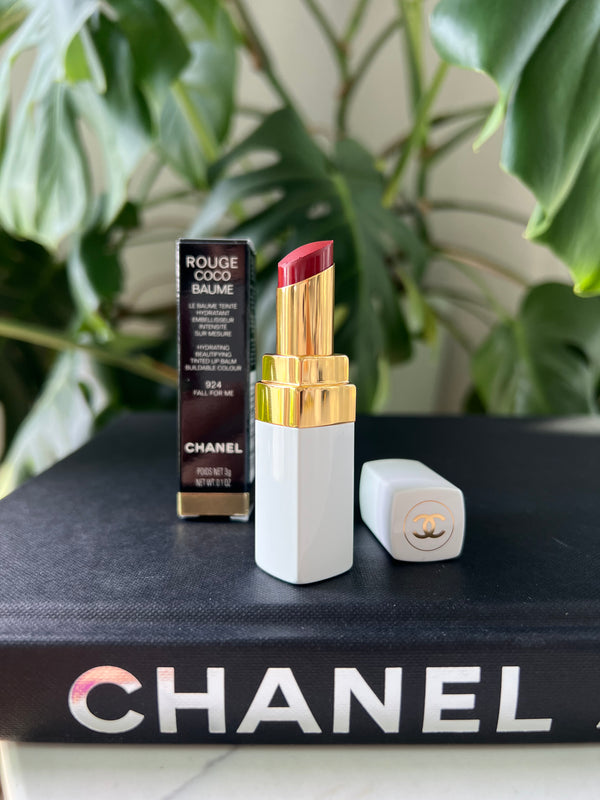 CHANEL ROUGE COCO BAUME 924 Fall For Me Hydrating Beautifying Tinted Lip Balm
